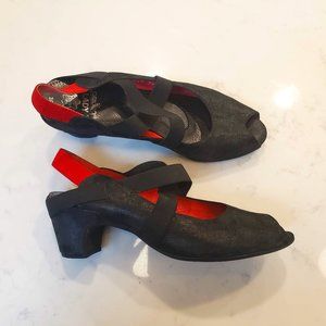 Pas de Rouge red/black leather peep toe slingback (EU 39.5 / US 9)